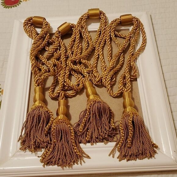 Set of 4  Gold Tassels - Picture 2 of 4